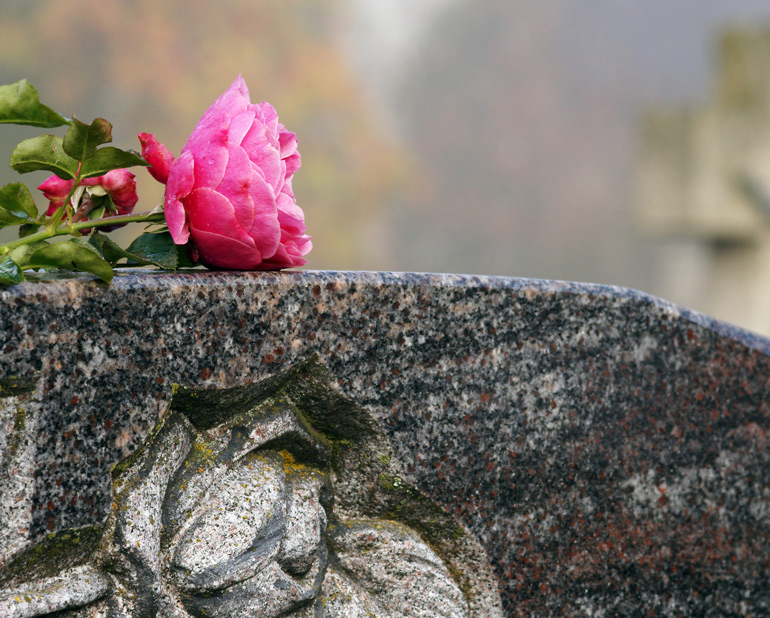 monument funeraire